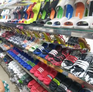 Tìm xưởng giày giá sỉ tại tỉnh Bạc Liêu 